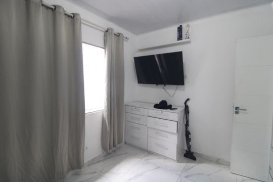 Quarto 2 de casa para alugar com 2 quartos, 168m² em Jardim Anhanguera, São Paulo