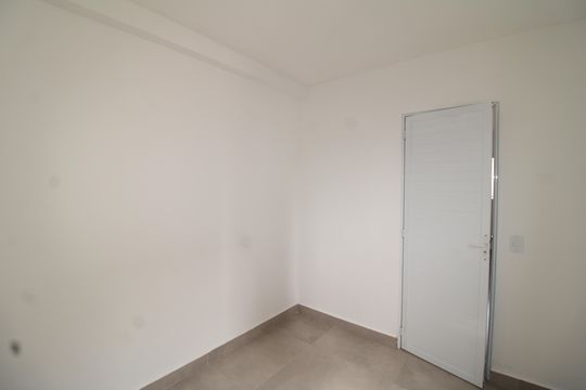 Quarto 1 de apartamento para alugar com 1 quarto, 24m² em Vila Diva, São Paulo