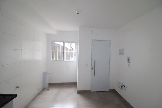 Sala / Cozinha de apartamento para alugar com 1 quarto, 24m² em Vila Diva, São Paulo
