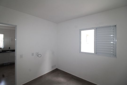 Quarto 1 de apartamento para alugar com 1 quarto, 24m² em Vila Diva, São Paulo
