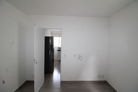 Quarto 1 de apartamento para alugar com 1 quarto, 24m² em Vila Diva, São Paulo