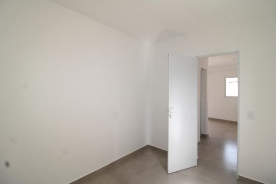Quarto 1 de apartamento para alugar com 1 quarto, 24m² em Vila Diva, São Paulo
