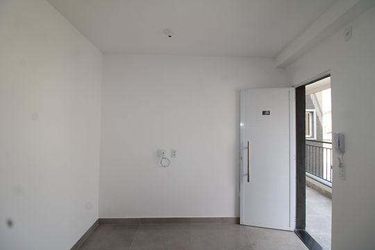 Sala / Cozinha de apartamento para alugar com 1 quarto, 24m² em Vila Diva, São Paulo