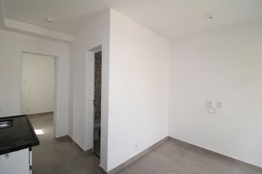 Sala / Cozinha de apartamento para alugar com 1 quarto, 24m² em Vila Diva, São Paulo