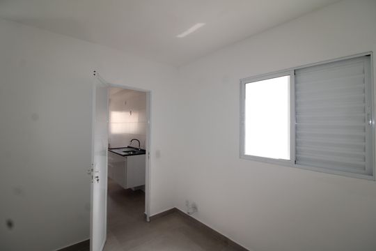 Quarto 1 de apartamento para alugar com 1 quarto, 24m² em Vila Diva, São Paulo