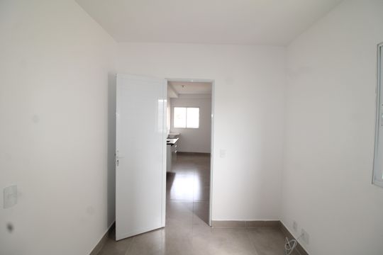 Quarto 1 de apartamento para alugar com 1 quarto, 24m² em Vila Diva, São Paulo