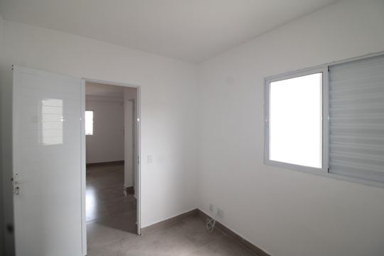 Quarto 1 de apartamento para alugar com 1 quarto, 24m² em Vila Diva, São Paulo
