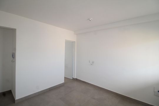 Sala / Cozinha de apartamento para alugar com 1 quarto, 24m² em Vila Diva, São Paulo