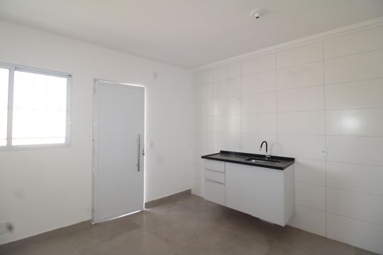 Sala / Cozinha de apartamento para alugar com 1 quarto, 24m² em Vila Diva, São Paulo