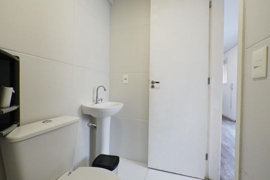Banheiro de kitnet/studio à venda com 1 quarto, 28m² em Sé, São Paulo