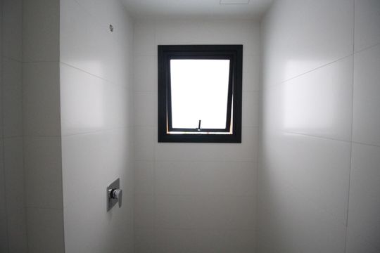 Banheiro da Suíte 2 de apartamento à venda com 2 quartos, 99m² em Petrópolis, Porto Alegre