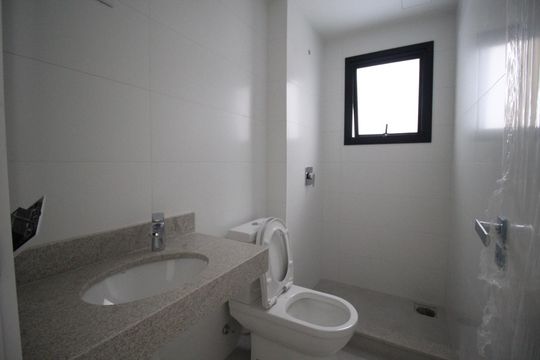 Banheiro da Suíte 2 de apartamento à venda com 2 quartos, 99m² em Petrópolis, Porto Alegre