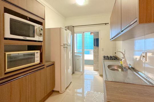 Cozinha de apartamento para alugar com 2 quartos, 62m² em Ingleses, Florianópolis