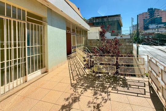 Casa à venda com 4 quartos, 360m² em Carmo, Belo Horizonte