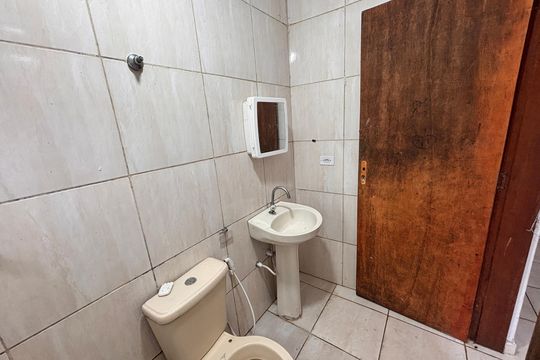 Banheiro de casa de condomínio para alugar com 2 quartos, 40m² em Suissa, Ribeirão Pires