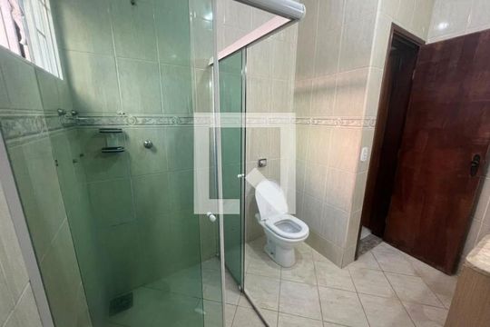 Banheiro de casa para alugar com 3 quartos, 135m² em Nova Uberlândia, Uberlândia