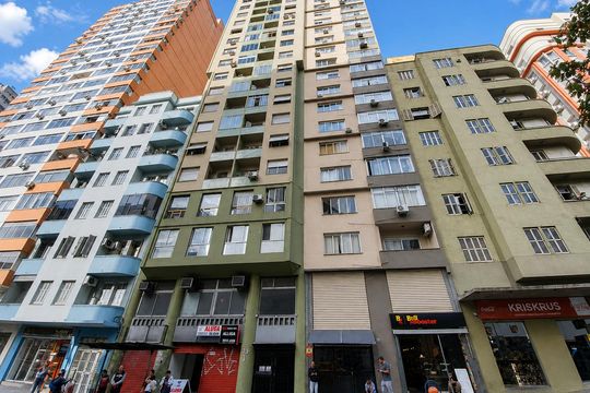 Fachada de apartamento para alugar com 1 quarto, 47m² em Centro Histórico, Porto Alegre