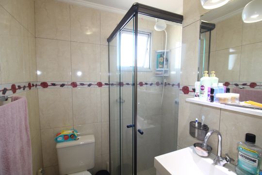 Banheiro de apartamento à venda com 2 quartos, 50m² em Vila Roque, São Paulo