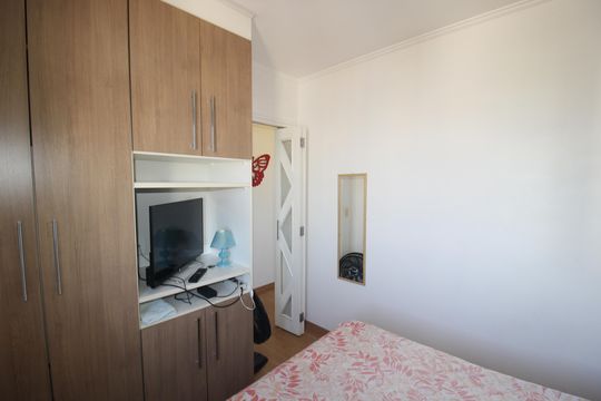 Quarto 2 de apartamento à venda com 2 quartos, 50m² em Vila Roque, São Paulo