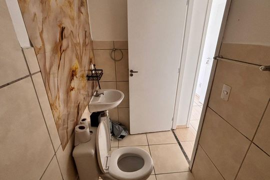 Banheiro de apartamento para alugar com 2 quartos, 48m² em Lajeado, Cotia