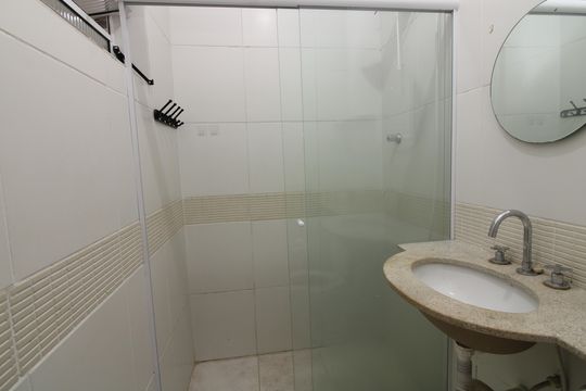 banheiro de casa para alugar com 1 quarto, 52m² em Vila Sao Geraldo, São Paulo