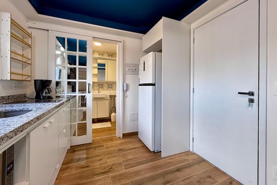 Cozinha  de kitnet/studio para alugar com 1 quarto, 24m² em Vila Cordeiro, São Paulo