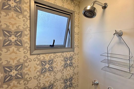 Banheiro  de kitnet/studio para alugar com 1 quarto, 24m² em Vila Cordeiro, São Paulo