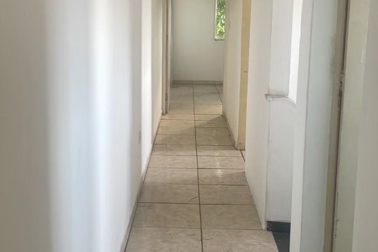 Corredor de casa à venda com 2 quartos, 145m² em Jardim Monjolo, São Paulo