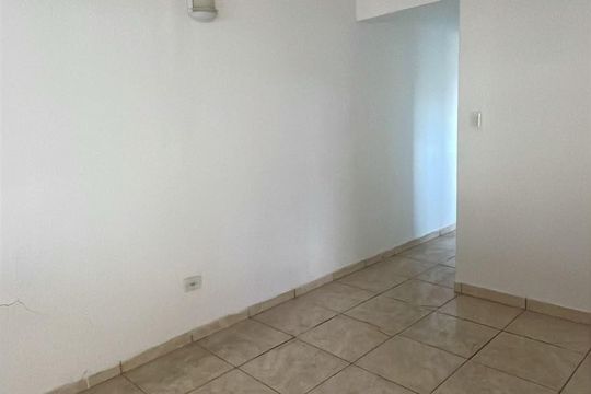 Sala de casa à venda com 2 quartos, 145m² em Jardim Monjolo, São Paulo