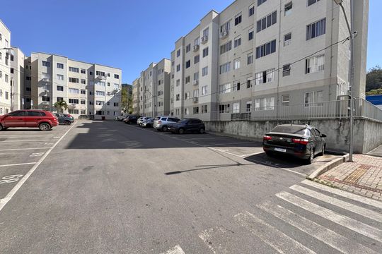 Fachada de apartamento à venda com 2 quartos, 43m² em Vargem Grande, Rio de Janeiro