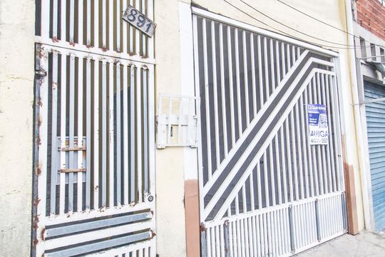 Vista da Rua de casa para alugar com 1 quarto, 56m² em Parque dos Camargos, Barueri