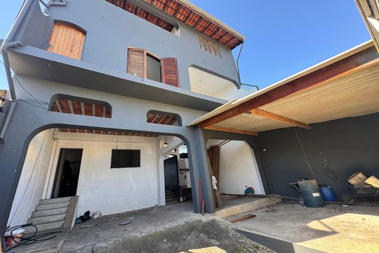 Fachada de casa para alugar com 6 quartos, 328m² em Jardim Monte Santo, Cotia