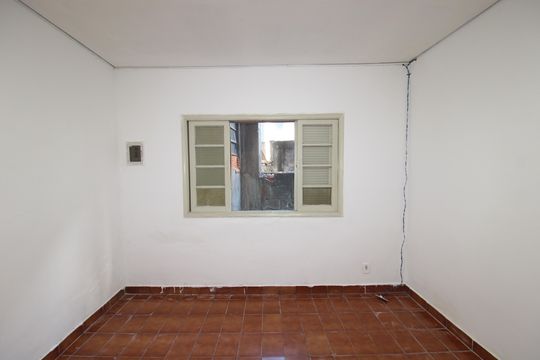 Quarto 2 de casa para alugar com 2 quartos, 40m² em Vila Pita, São Paulo