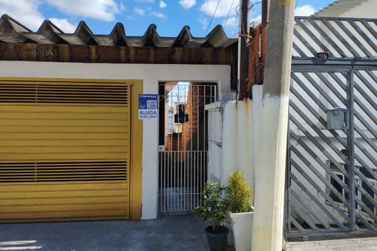 Fachada de casa para alugar com 2 quartos, 40m² em Vila Pita, São Paulo