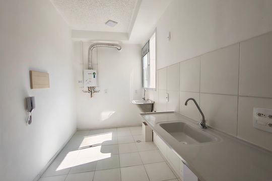Cozinha e Área de Serviço de apartamento para alugar com 2 quartos, 43m² em Vargem Pequena, Rio de Janeiro