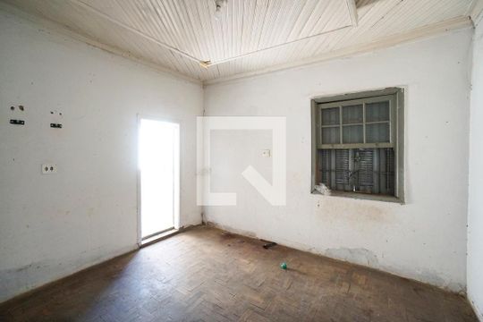 Casa à venda com 4 quartos, 180m² em Vila Fernandes, São Paulo