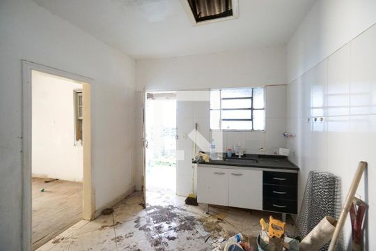 Casa à venda com 4 quartos, 180m² em Vila Fernandes, São Paulo