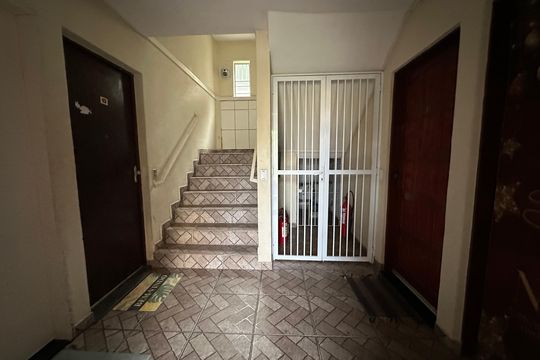 Hall de entrada de apartamento à venda com 2 quartos, 43m² em Jardim Paulista, Barueri