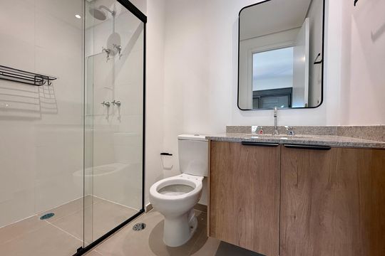 Banheiro Suíte 2 de apartamento para alugar com 2 quartos, 70m² em Jardim das Acacias, São Paulo
