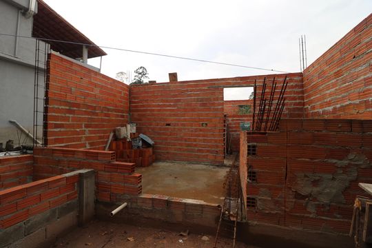 Em Construção  de casa à venda com 1 quarto, 100m² em Jardim Santa Teresinha, São Paulo