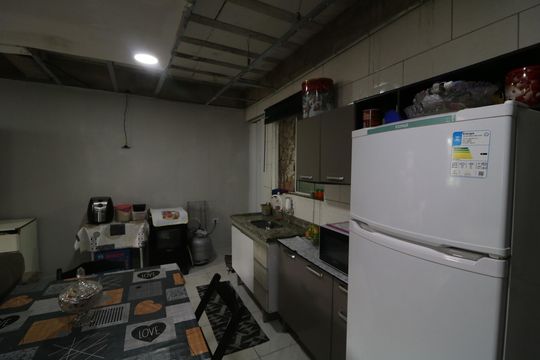 Cozinha de casa à venda com 1 quarto, 100m² em Jardim Santa Teresinha, São Paulo