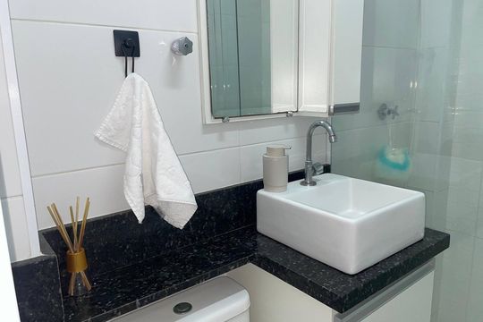 Banheiro de apartamento para alugar com 1 quarto, 32m² em Boa Vista, São Vicente