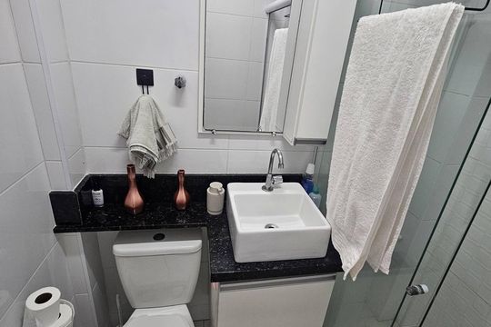 Banheiro de apartamento para alugar com 1 quarto, 32m² em Boa Vista, São Vicente
