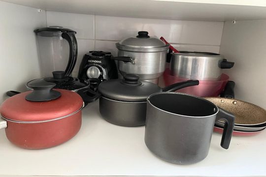 Cozinha de apartamento para alugar com 1 quarto, 32m² em Boa Vista, São Vicente