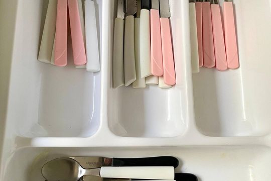 Cozinha de apartamento para alugar com 1 quarto, 32m² em Boa Vista, São Vicente