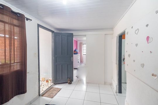 Sala da casa dos fundos de casa à venda com 6 quartos, 742m² em Hauer, Curitiba