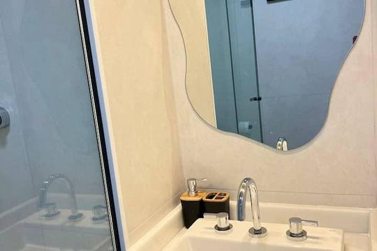 Banheiro de kitnet/studio à venda com 1 quarto, 24m² em Pompeia, São Paulo