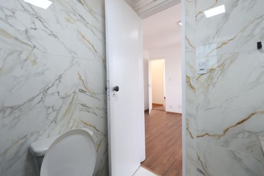 Banheiro da Suíte de apartamento para alugar com 3 quartos, 76m² em Vila Esperança, São Paulo