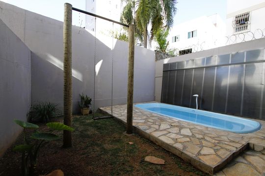 Piscina de casa à venda com 3 quartos, 240m² em Castelo, Belo Horizonte