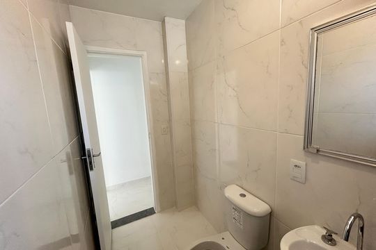 Banheiro de apartamento para alugar com 2 quartos, 65m² em Piedade, Rio de Janeiro